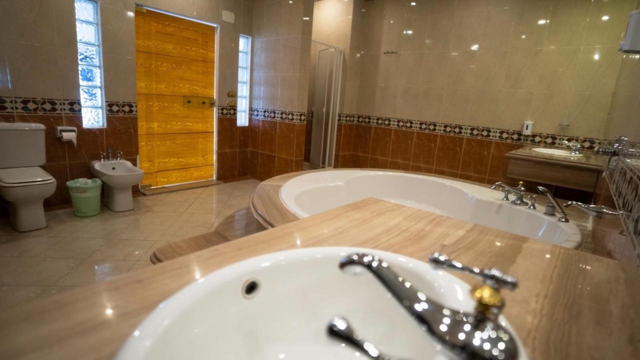 Galaxy Royal Aparthotel 3*