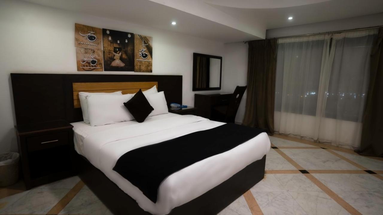 Galaxy Royal Aparthotel