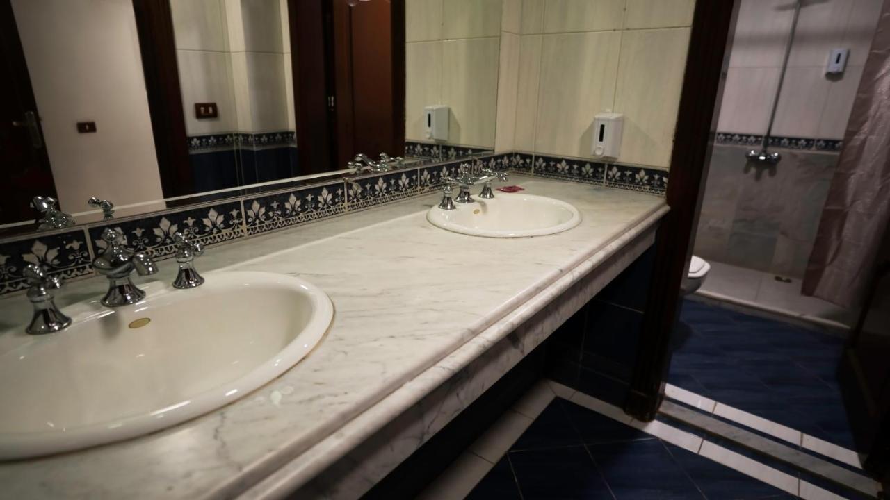 Galaxy Royal Aparthotel 3*