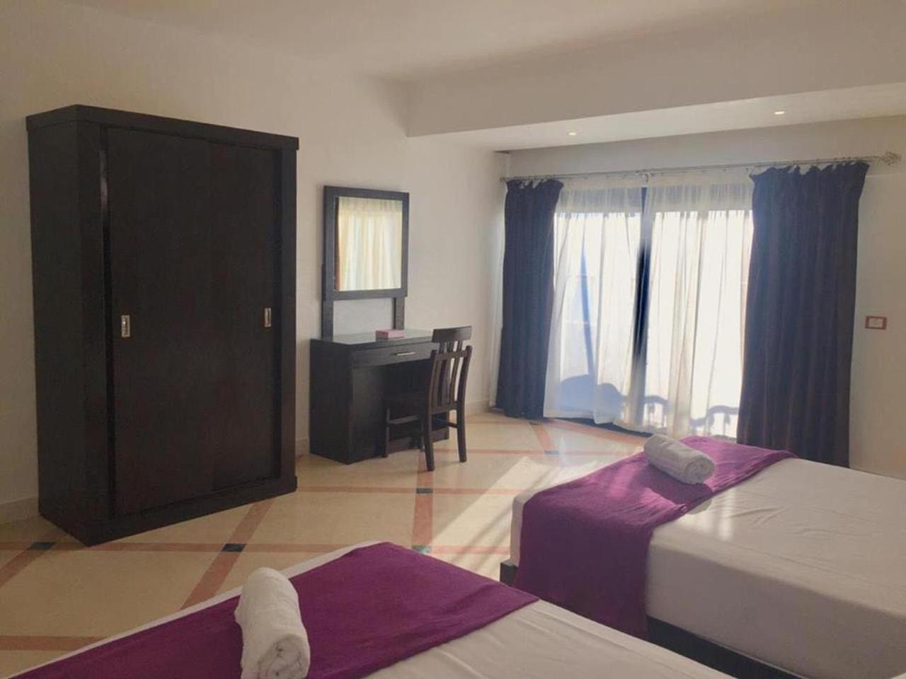 Galaxy Royal Aparthotel 3*